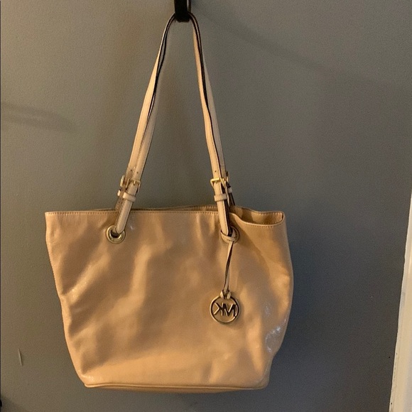 Michael Kors Tan patent Leather Tote - Picture 1 of 4